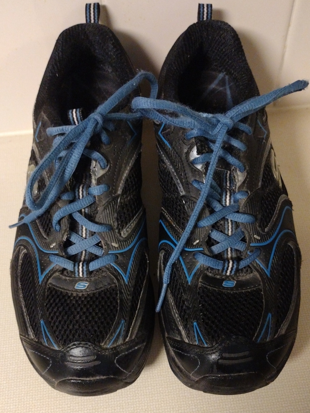 Skechers Shape Ups Men’s Black Athletic Sneakers with Blue Accents 9.5